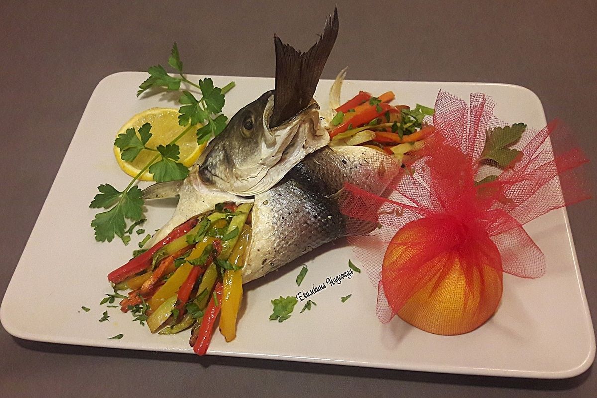 Сибас с овощами: простой, вкусный и эффектный рецепт на каждый день