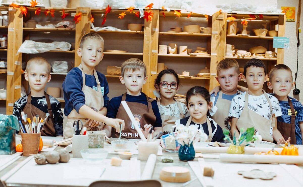 Гончарные школы ищут новые форматы для групповых занятий