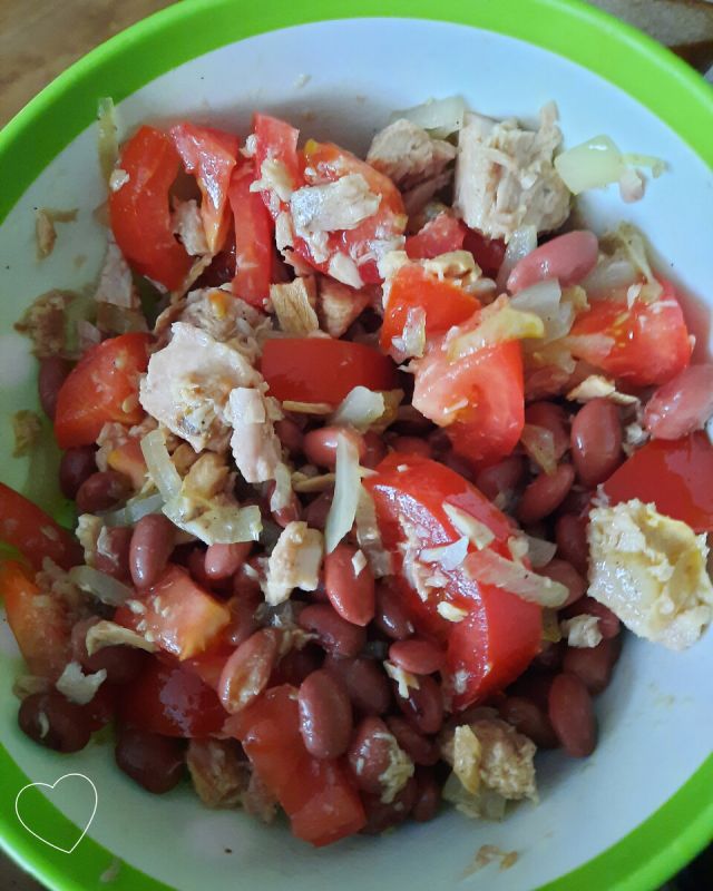 Салат из тунеца: легкость и вкус в каждой ложке