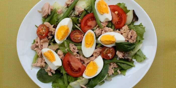 Салат Нисуаз: гастрономическая жемчужина Франции, завоевавшая мир