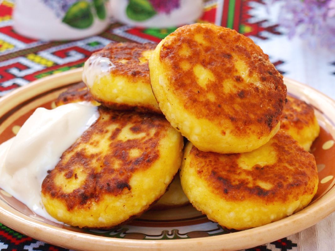 Необычные творожники: любимый рецепт детей с манкой и минимальной мукой