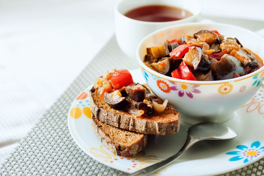 Баклажаны по-армянски: простая закуска, которая вкусно дополняет любой стол