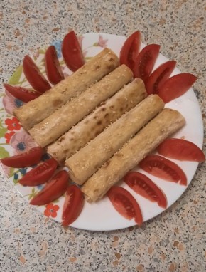 Лаваш с яйцом и зелёным луком: быстрота и вкус в одном укусе