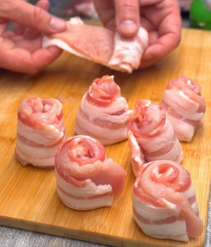 Сочные рулетики с беконом и шампиньонами: пикник на вашей кухне