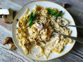 Сливочная паста с белыми грибами — идеальный выбор для уютного ужина