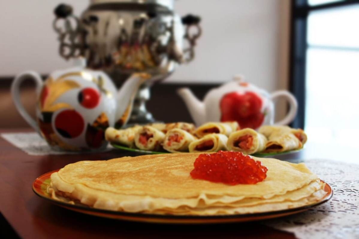 Масленица без лишних калорий: секреты диетолога