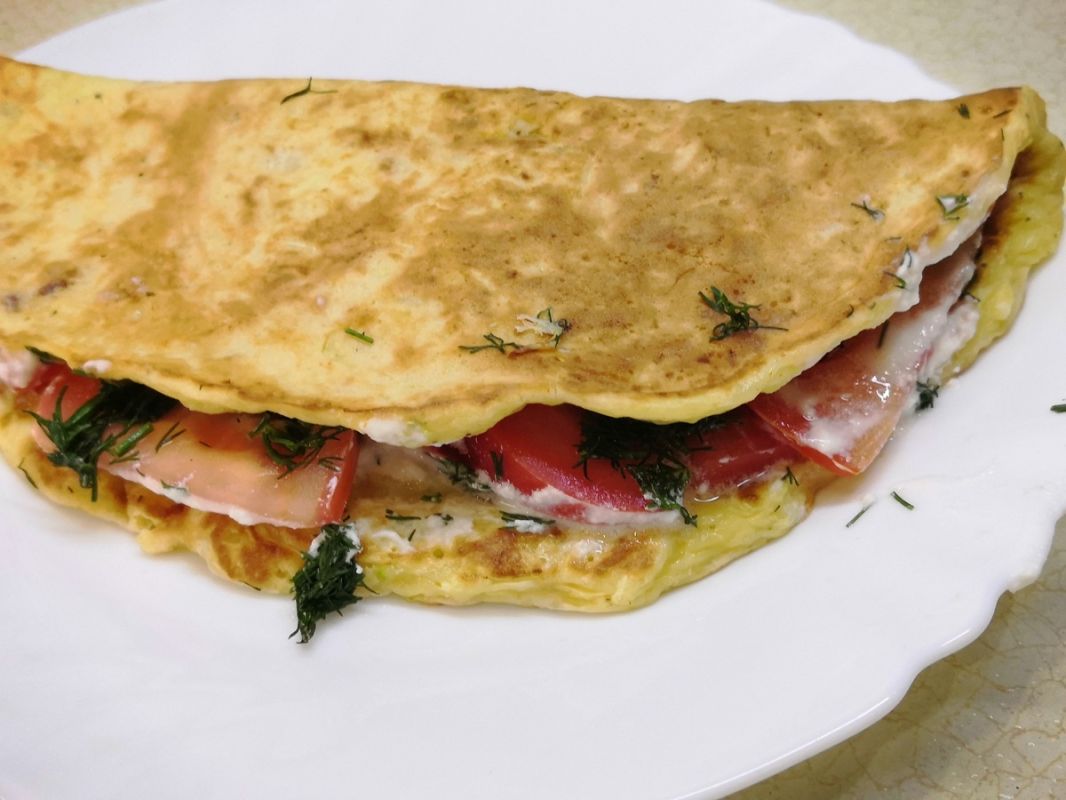 Как приготовить кабачковый блин с начинкой для вкусного и полезного ужина