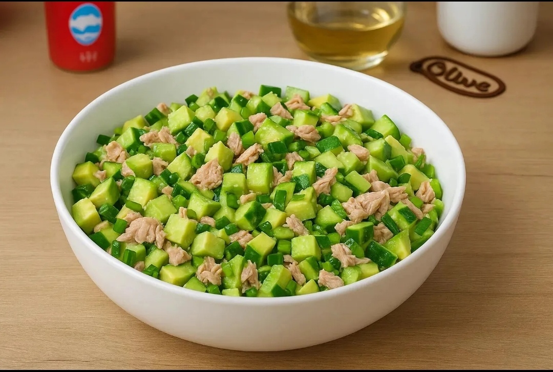 Идеальный салат с тунцом и авокадо для быстрого перекуса