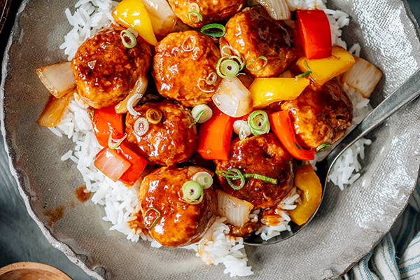 Кисло-сладкие фрикадельки: вкусное сочетание, которое покорит всех