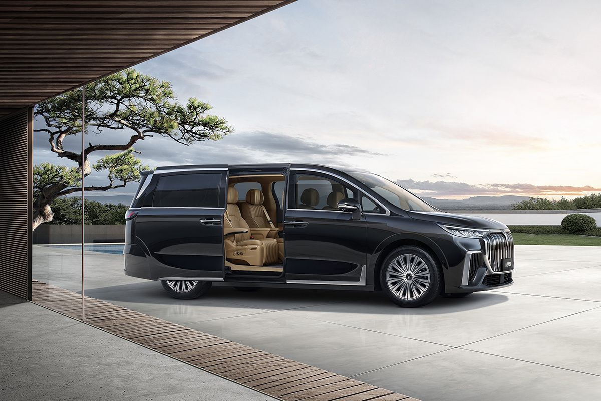 ����� ������� ������� �������: ����������� �� �������� VOYAH DREAM