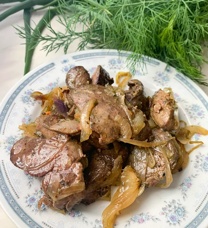 Как приготовить нежную куриную печень с луком