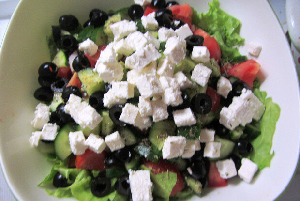 Салаты со шпинатом: полезные и вкусные рецепты на каждый день