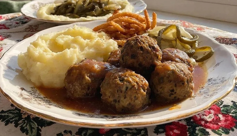 Как приготовить ёжиков из свинины с ароматной подливкой