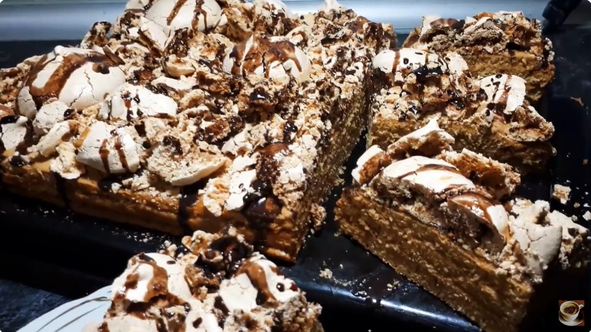 Нежный торт весна: сладкое угощение к чаю, которое покорит всех