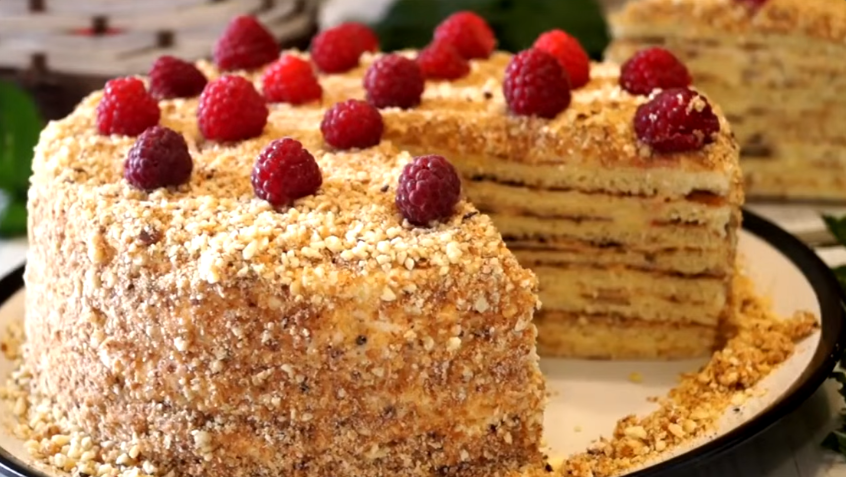 Неожиданный десерт: торт на сковороде без духовки