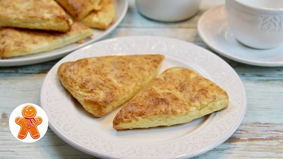 Сырные треугольники: быстро и аппетитно