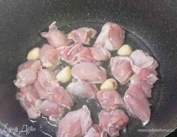 Курица с паприкой: простой кулинарный шедевр для вашего стола