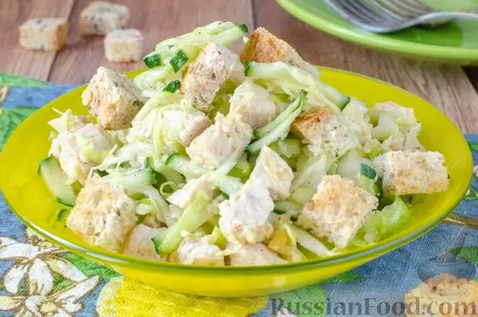 Праздничное разнообразие: привнесите свежесть в ваши блюда с новыми салатами