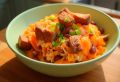 Сытный фасолевый салат с копченой курицей